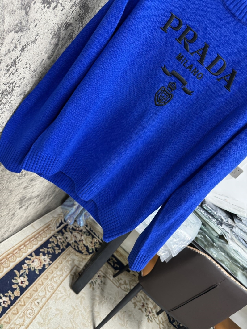 Pra*a sweater